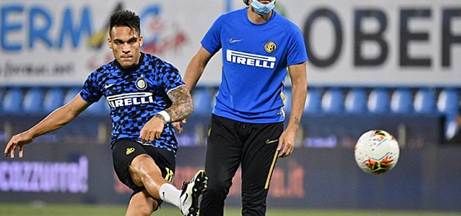 Foto: Martínez helpt Inter aan zege, Roma onderuit