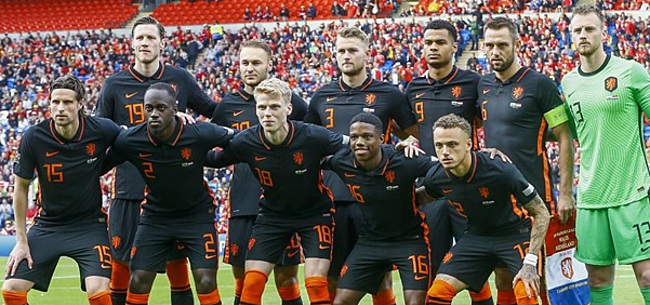 Foto: Oranje-fans fileren debutant: 'Slechtste man'