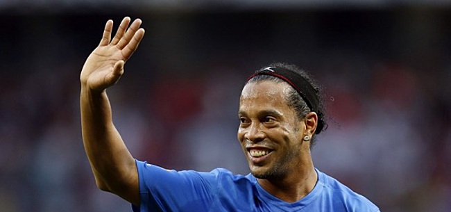 Foto: 'Zes euro op bankrekening: Ronaldinho moet paspoort inleveren'