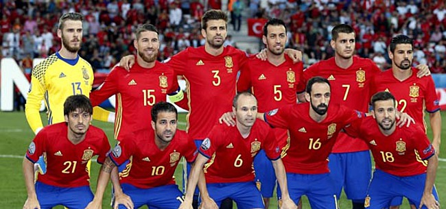 Foto: Spanje in de ban van nieuw shirt; presentatie afgeblazen